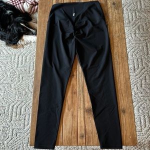 Born Primitive black rouched legging. Black. L